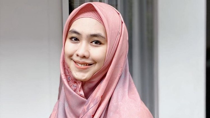 Tips Oki Setiana Dewi Agar Perempuan Mandiri Secara Finansial
