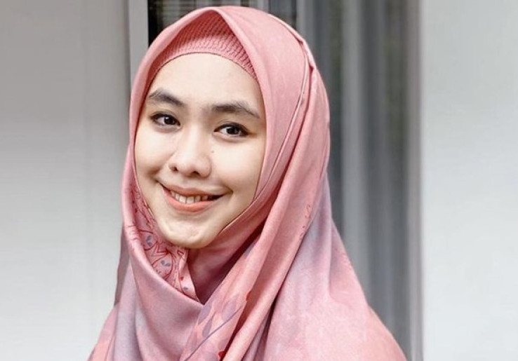 Tips Oki Setiana Dewi Agar Perempuan Mandiri Secara Finansial