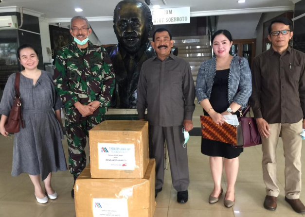 RSPAD Terima Bantuan Ribuan APD dari Eks Danjen Kopassus