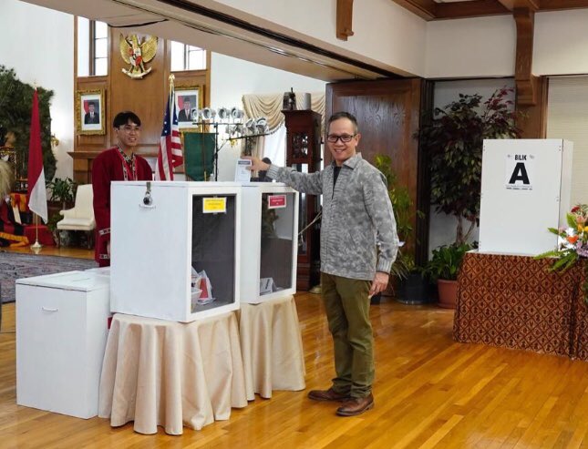 WNI Di Washington DC, Amerika Serikat, usai memberikan suara