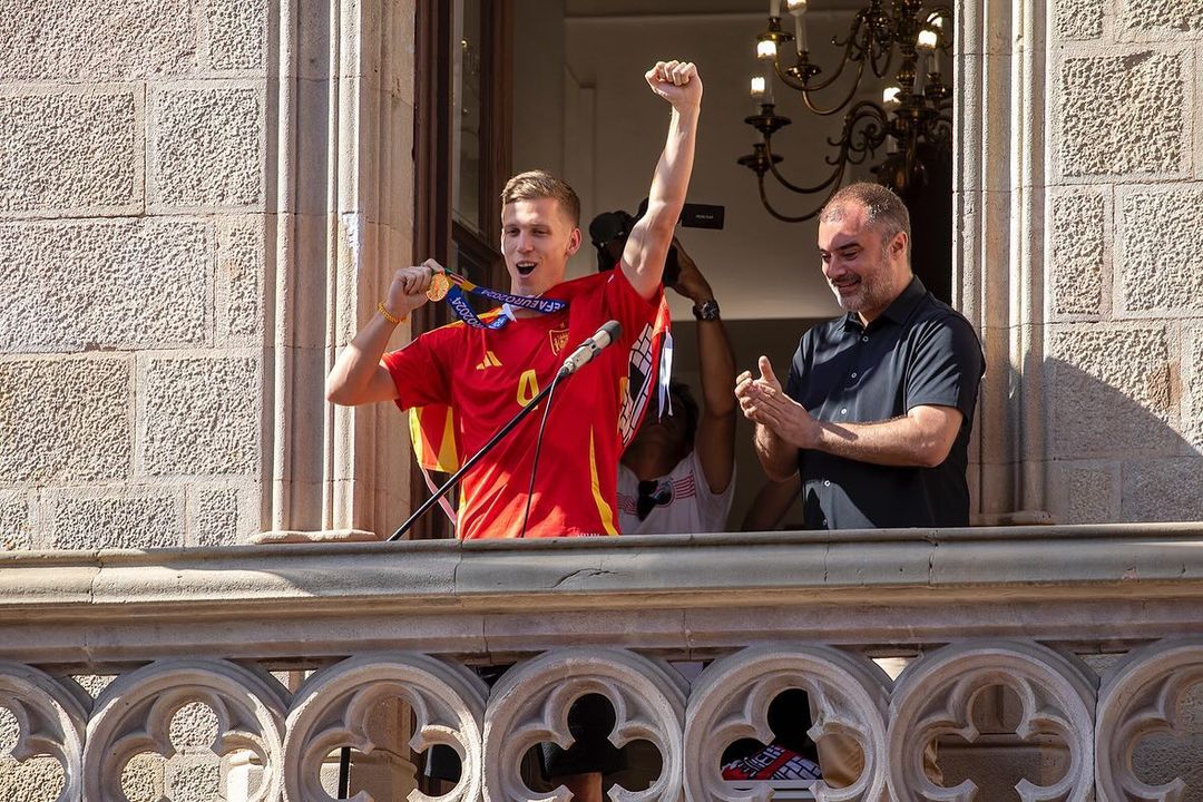 Dani Olmo akan menandatangani kontrak selama enam musim di Barcelona