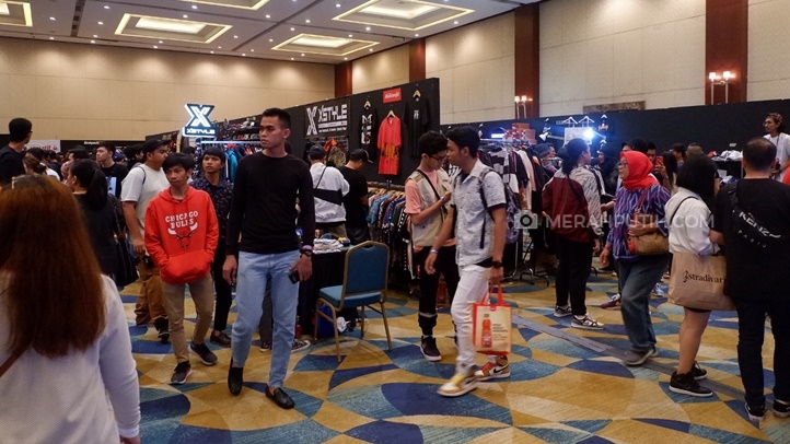 Ratusan Pengunjung Habiskan THR di Penutupan USS Yard Sale 2019