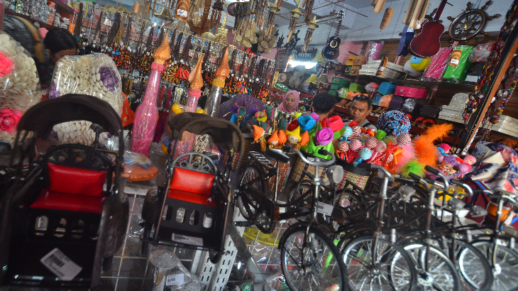 Hong Kong Terbanyak Beli Barang Rajutan Bali