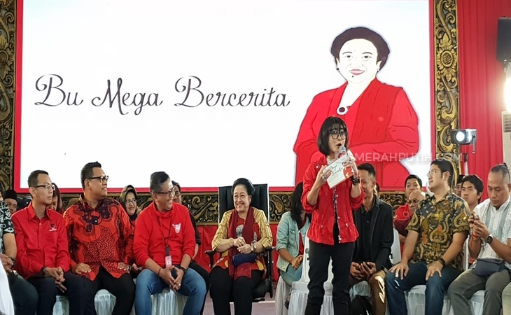 Ketua Umum PDIP Megawati Soekarnoputri bersama Hasto dalam sebuah acara PDIP