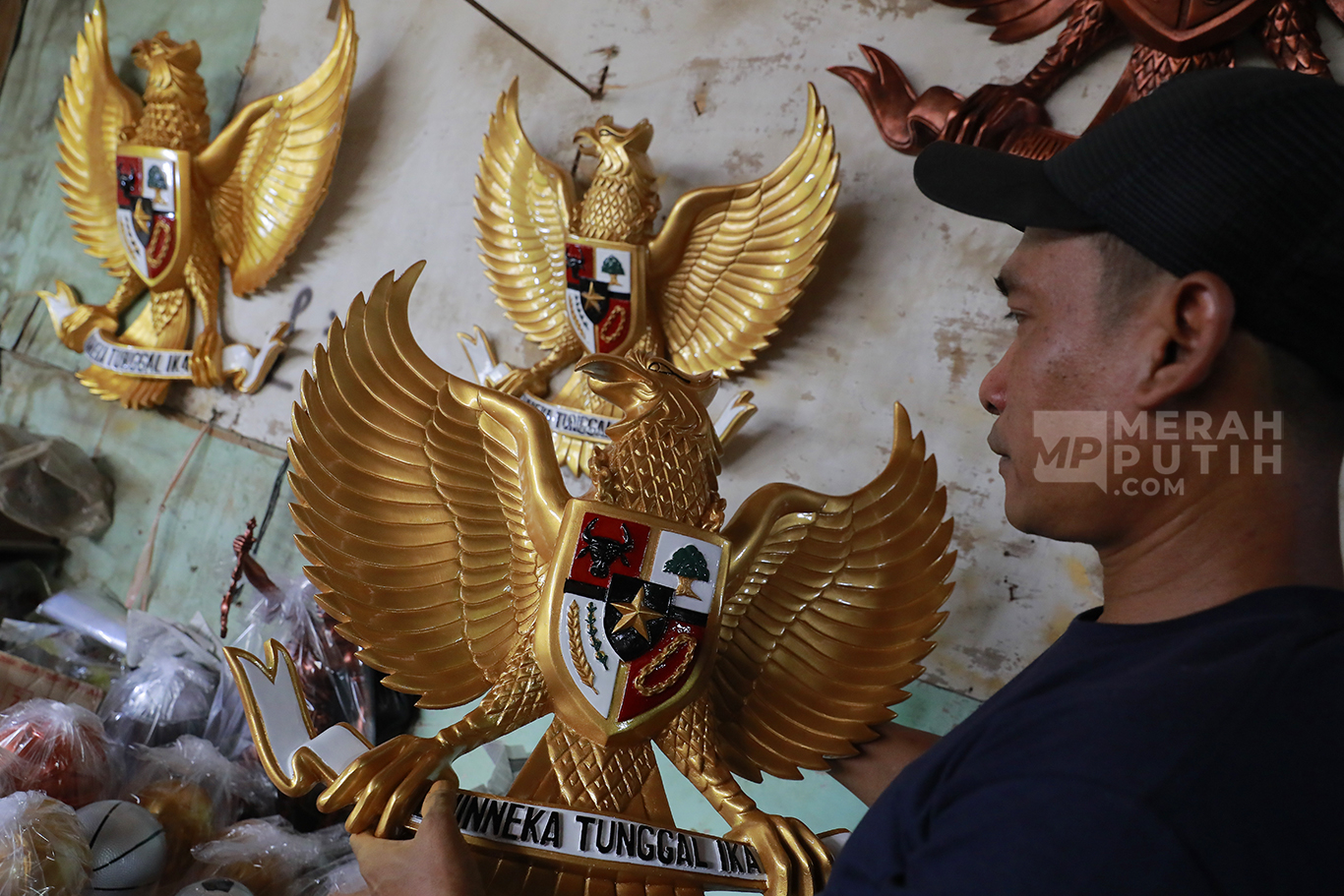 Mengintip Kerajinan Patung Garuda Pancasila Jelang HUT Kemerdekaan RI ke-79