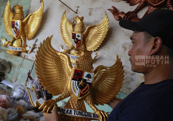 Mengintip Kerajinan Patung Garuda Pancasila Jelang HUT Kemerdekaan RI ke-79