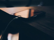 Bahayakah Mengisi Daya Ponsel Lewat Kabel USB di Port Publik?