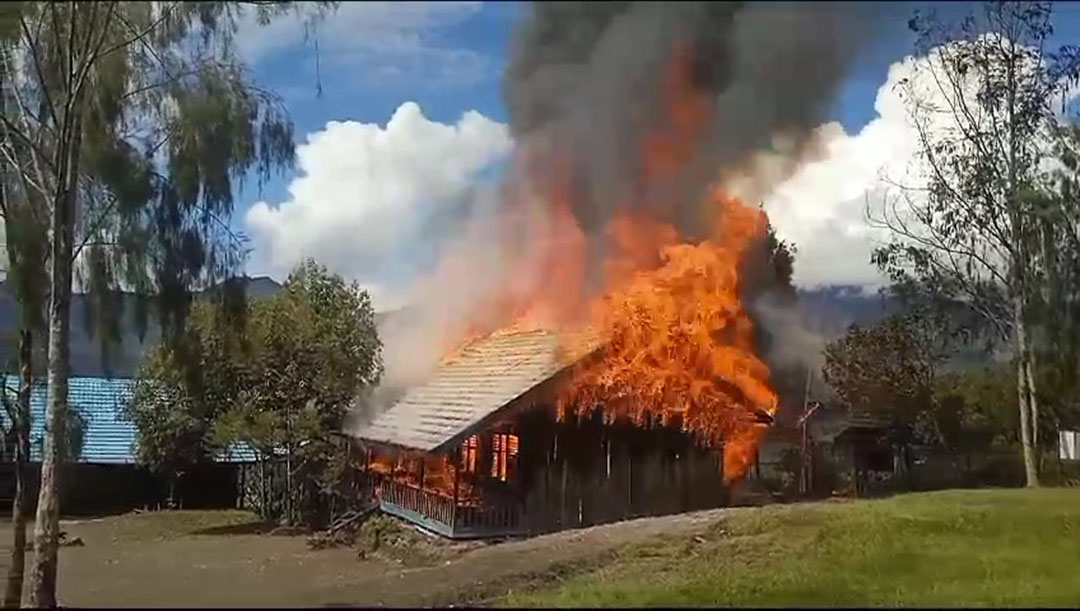 KKB Sebar Video Hoaks TNI-Polri Bom Puskesmas dan Rumah di Papua