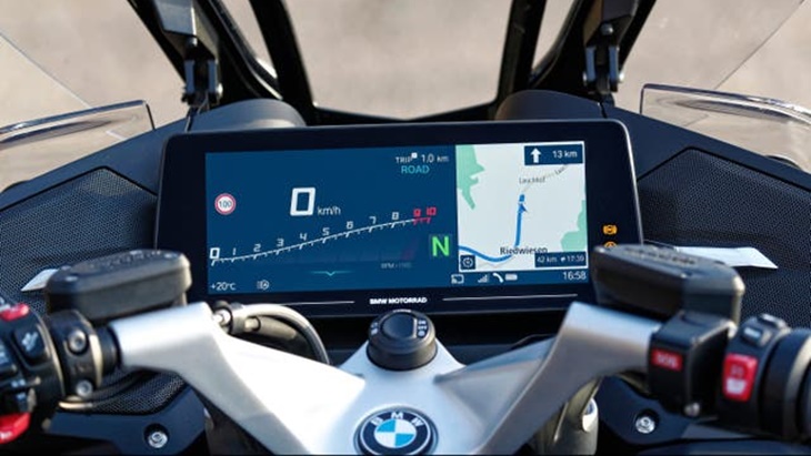 BMW R 1250 RT, Pengalaman Riding yang Berbeda