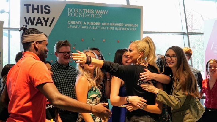 Lady Gaga Born This Way Foundation. (Foto: omaze.com)