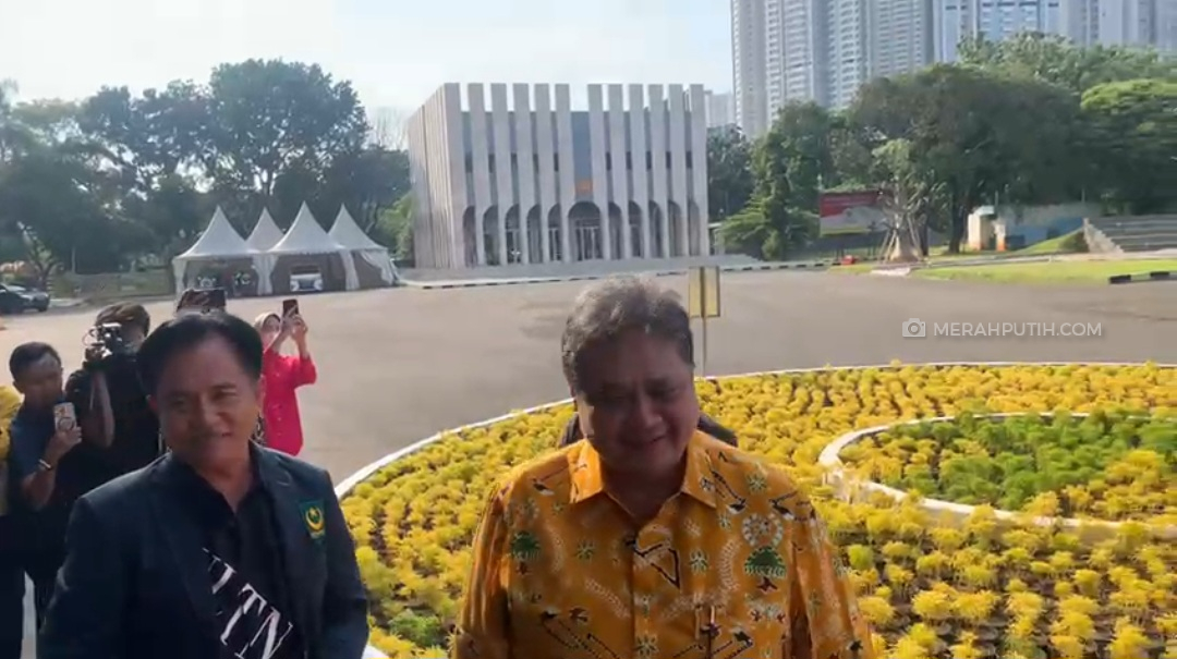 Yusril Ihza Mahendra Temui Airlangga Hartarto di Markas Golkar
