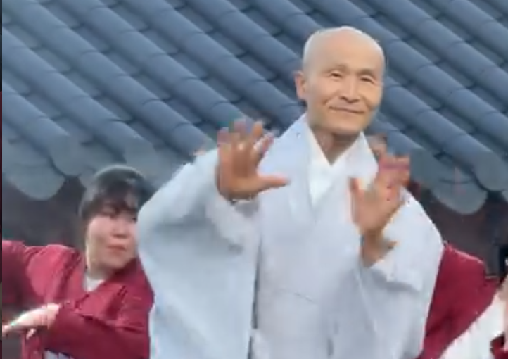 Biksu 'G-DRAGON di Dunia Buddha', Sebarkan Ajaran Buddha lewat Tari