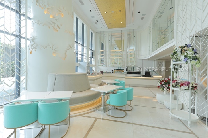 Anni Cafe Des Fleurs, Kafe Bertema Florist di JHL Solitaire Hotel Gading Serpong, a D Varee Collection