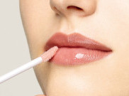 Teknik Pengaplikasian Lip Gloss Agar Terlihat Segar Saat Berpuasa