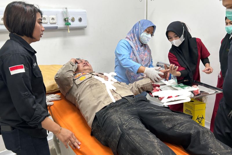 Kapolsek Kemayoran Terpaksa Naik Meja Operasi Usai Tangan Kiri Robek Kena Pecahan Kaca Ruko Terra Drone