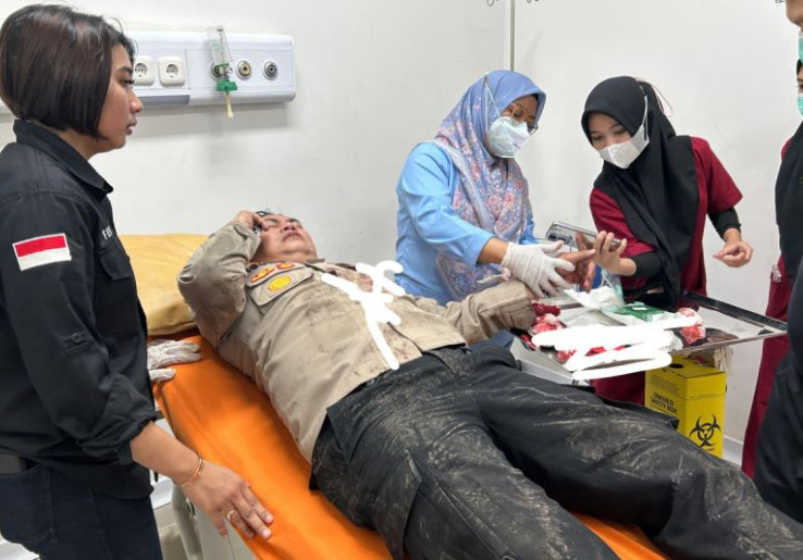 Kapolsek Kemayoran Terpaksa Naik Meja Operasi Usai Tangan Kiri Robek Kena Pecahan Kaca Ruko Terra Drone