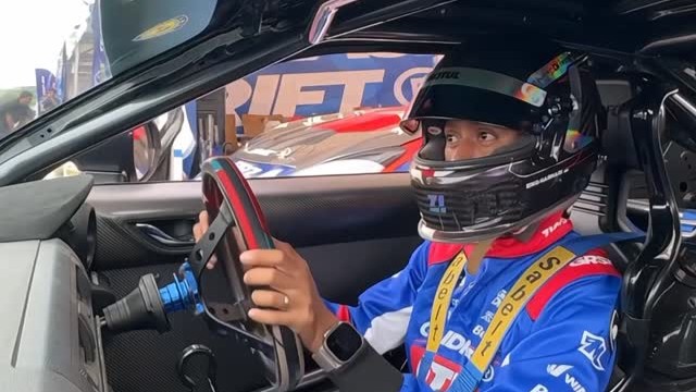 Aksi Ziko Harnadi Bikin Indonesia Diecast Expo 2025 Bergemuruh, Penonton Diajak Ngedrift Bareng!