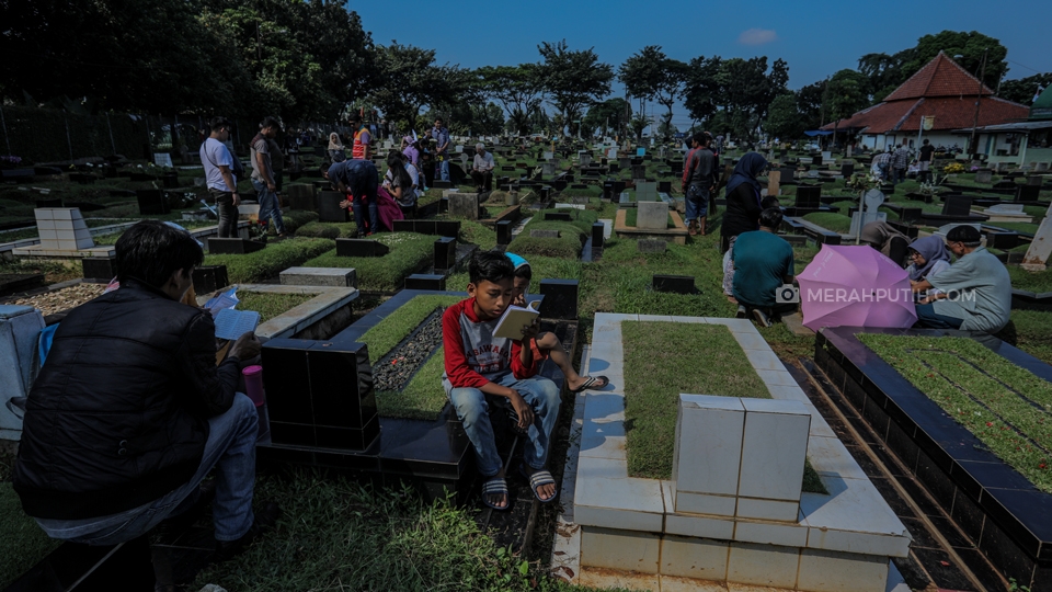 Tradisi Ziarah Kubur Menjelang Bulan Ramadan