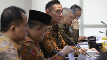 Menko Infra AHY Pimpin Rakor Kebijakan Strategis Tahun 2025