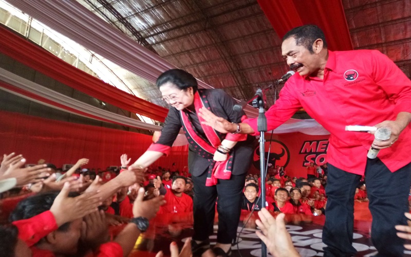 Megawati menyapa ribuan kader PDIP di Soloraya
