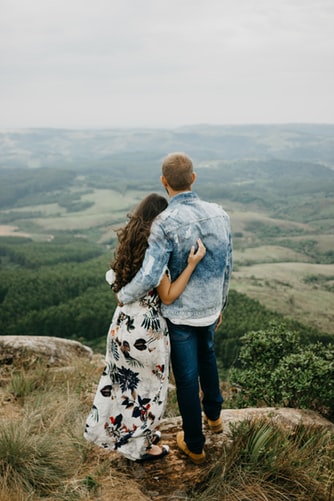 Ide 'Couple Photoshoot' Ini Bakal Bikin Hari Valentine Makin Spesial