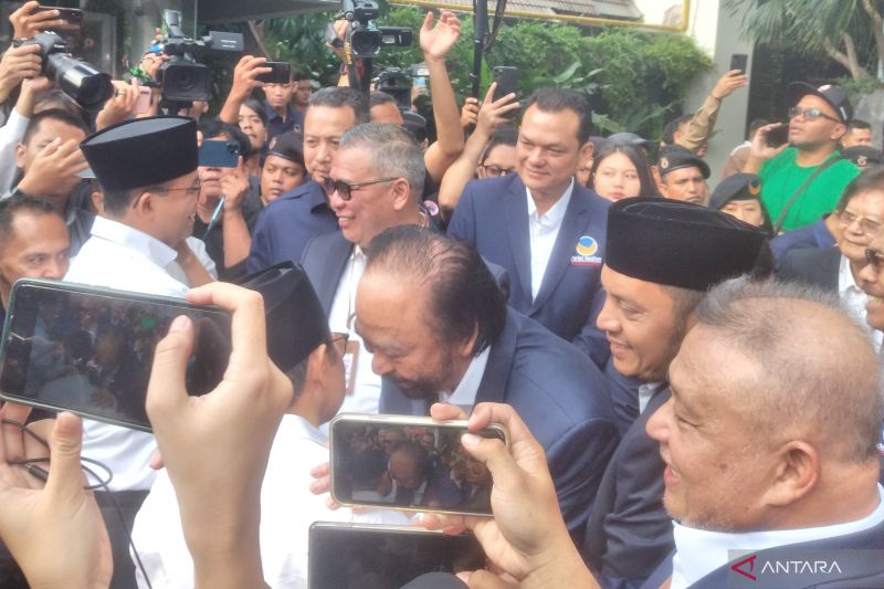 Paloh Ungkap Sinisme, Keraguan Dalam Proses Pemasangan AMIN