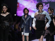 Parade Busana saat Grazia Glitz and Glam di Jakarta Fashion Week 2018