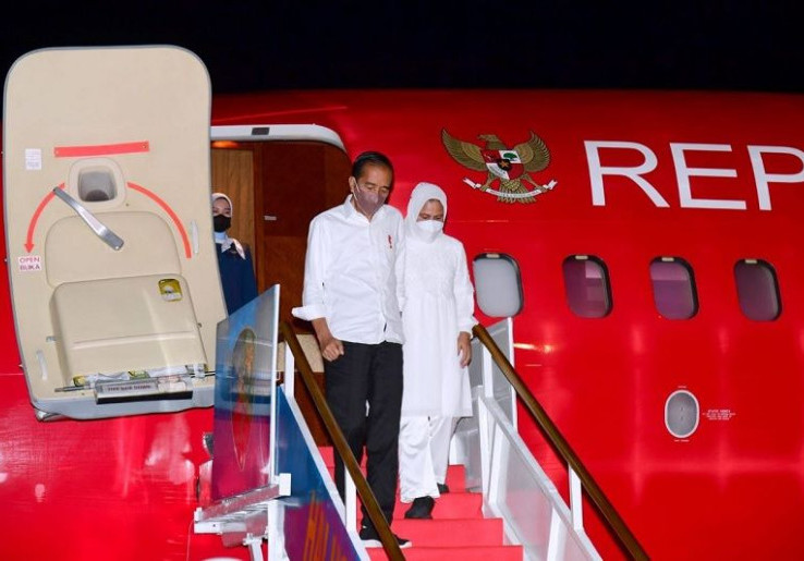 Jokowi Resmikan 3 Pelabuhan dan Satu Kapal Feri di Wakatobi