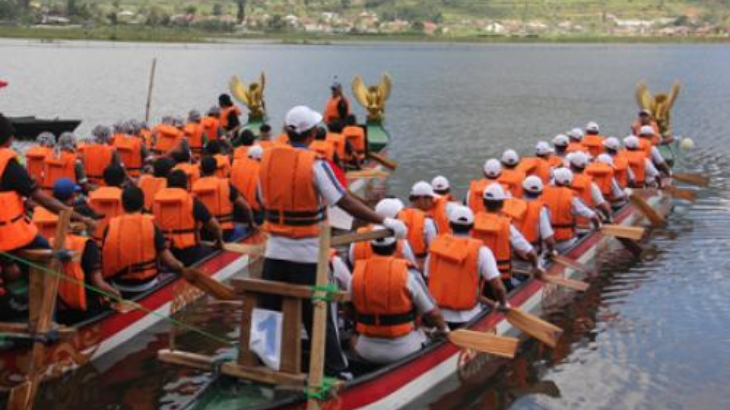 Lomba Bedau Singa Warnai Festival Danau Kembar di Buleleng