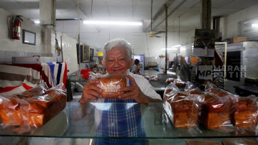 Menilik Toko Roti Gelora, Cita Rasa Roti Legendaris yang kini Viral Menantang Zaman 