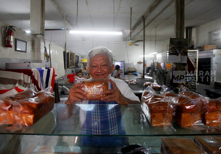 Menilik Toko Roti Gelora, Cita Rasa Roti Legendaris yang kini Viral Menantang Zaman 