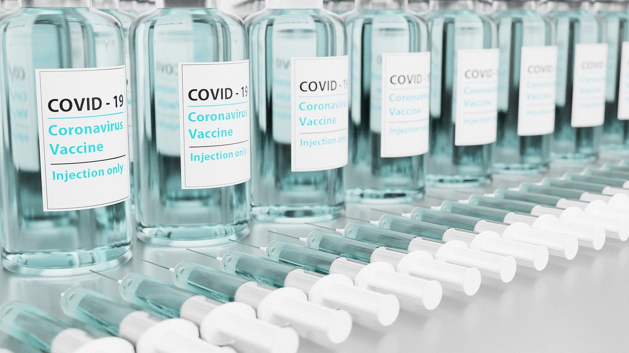 Ilustrasi vaksin COVID-19. Foto: torstensimon/Pixabay