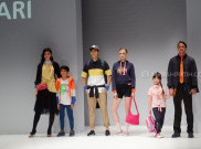 Warna-Warni Neon Mewarnai Panggung Jakarta Fashion Week 2020