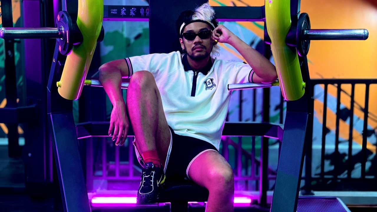 Enggak Harus Keren, yang Penting Lucu: Pesan Oslo di Video Musik Barunya