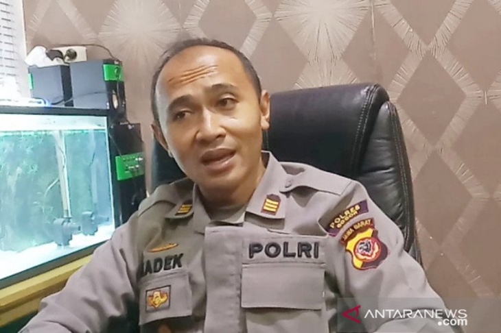 Kapolsek Cibinong, AKP I Kadek Vemil saat ditemui di kantornya, Polsek Cibinong, Kabupaten Bogor, Rabu (4/11/2020) malam. (ANTARA/M Fikri Setiawan)