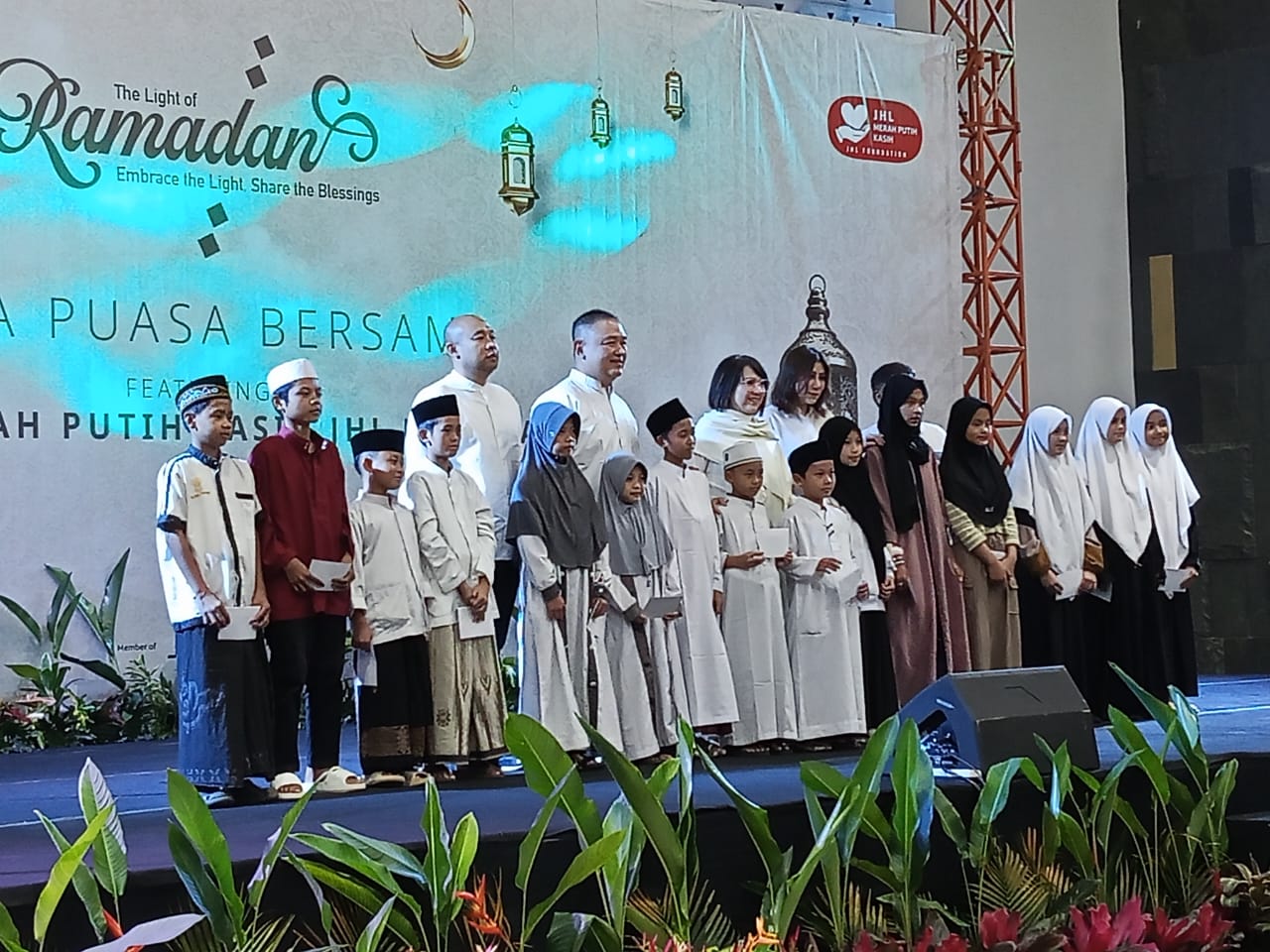 Acara buka puasa Yayasan Merah Putih Kasih Foundation bersama 80 anak yatim di JSI Resort, Bogor