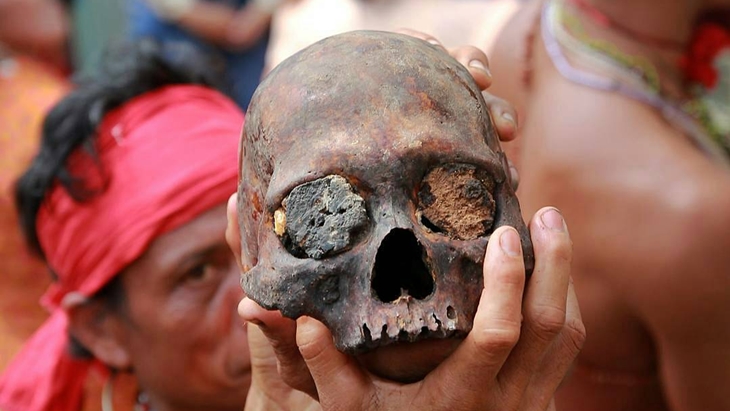 Gambar tengkorak yang akan dimandikan dalam upacara Nyobeng Sebujit. (Instagram/@ amazingborneo.id)
