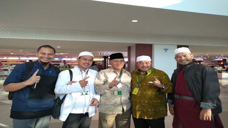 Amien Rais Umroh