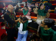 Meriahkan Hari Kartini, Ibu-Ibu Ikuti Pelatihan Gelung dan Sanggul Nusantara