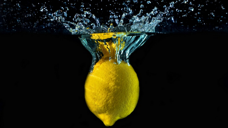 Cara Mudah Membuat Infused Water Lemon