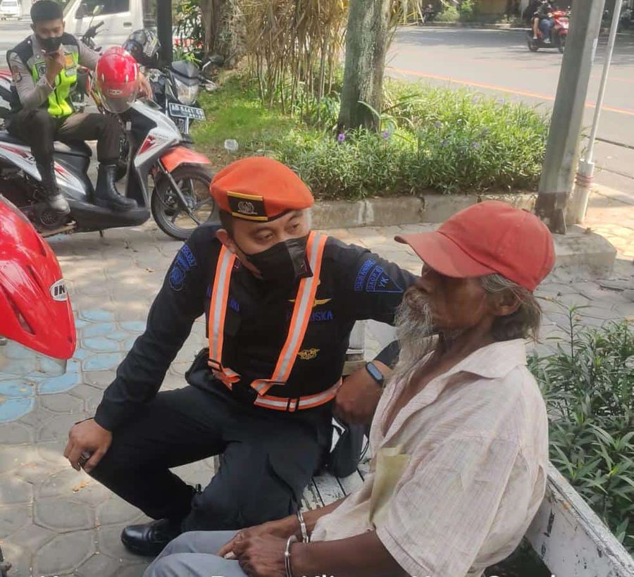 ODGJ Lempari Batu KA Batara Kresna Hingga Kaca Kabin Pecah