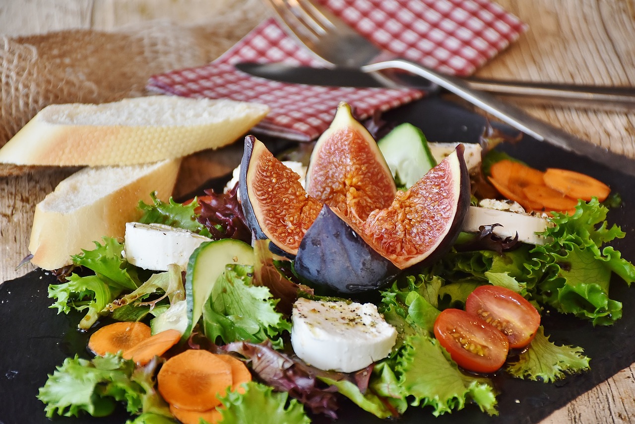 Bawa makanan sehat sendiri (Foto: Pixabay/RitaE)