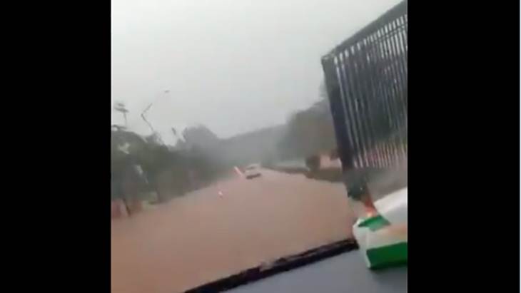 Banjir kawasan GBK. (Foto: Twitter @@Brayeeen_)