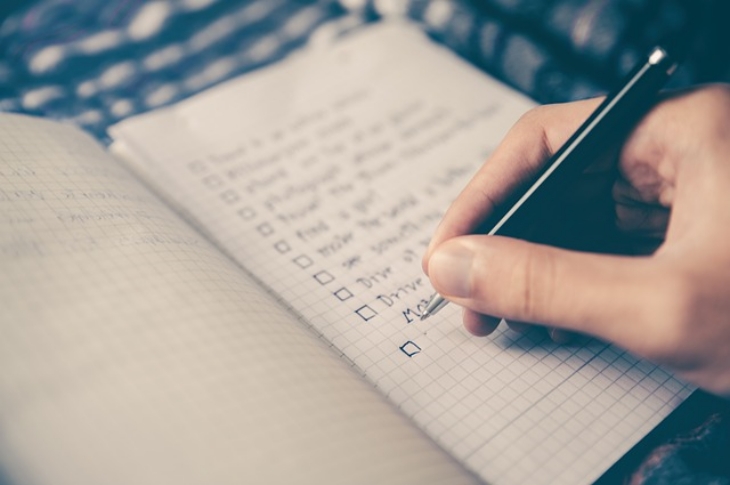 Membuat goals bersama di awal tahun. (Foto: Pixabay/StockSnap)