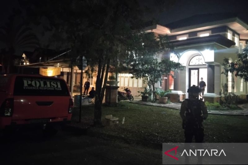 Polri Sita Emas dan Uang Rp 476 Miliar dari Brankas Rumah Mewah di Sentul, Milik Siapa?