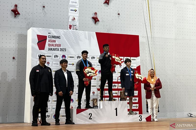 Para pemenang IFSC Asian Qualifier 2023 di Lot 11 Gelora Bung Karno Jakarta, Minggu (12/11/2023). (ANTARA/Arnidhya Nur Zhafira)