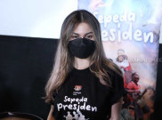 Syuting Film 'Sepeda Presiden', Ariel Tatum Rela Lakukan Ini
