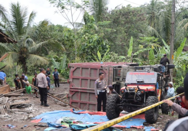 Dump Truk Tabrakan Maut Purworejo Tidak Terdaftar di Perizinan Kemenhub