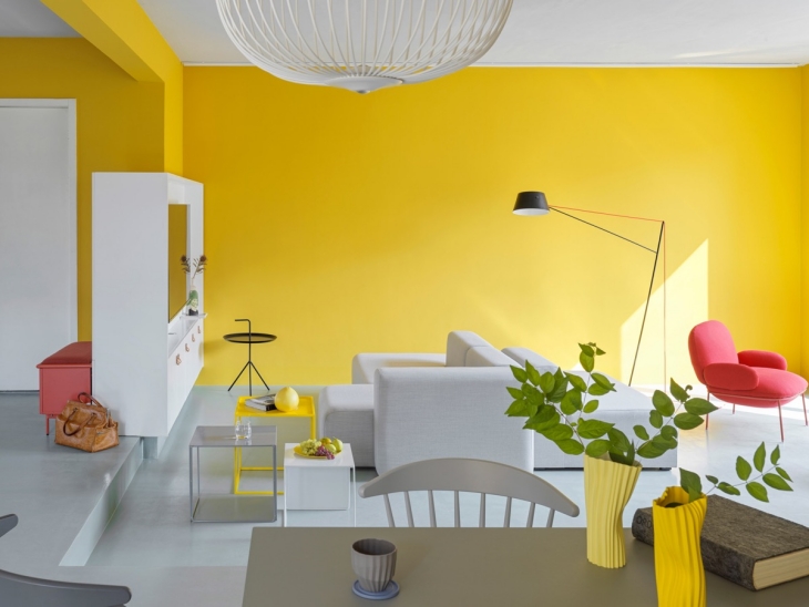 Warna kuning memberikan kesan menyenangkan. (Foto: Interior Design Ideas)