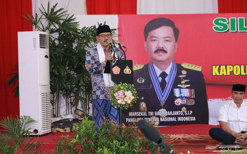Pengasuh Ponpes Buntet Kiai Adib